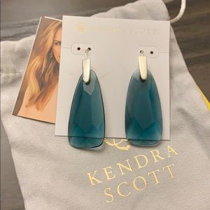 🔥⬇️Kendra Scott Maize Earrings in Dark Teal Glass